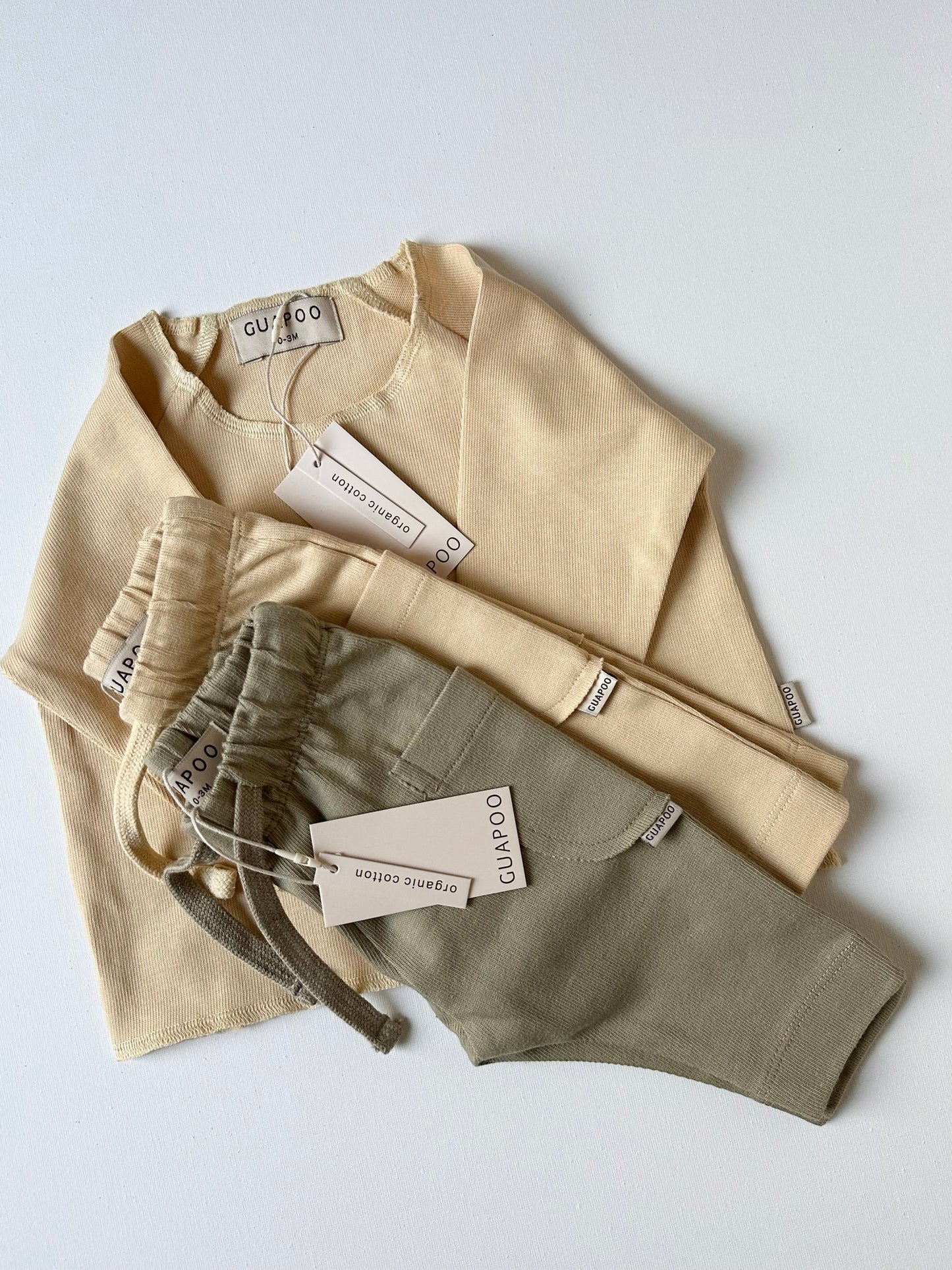 COZY LONGSLEEVE SOFT YELLOW